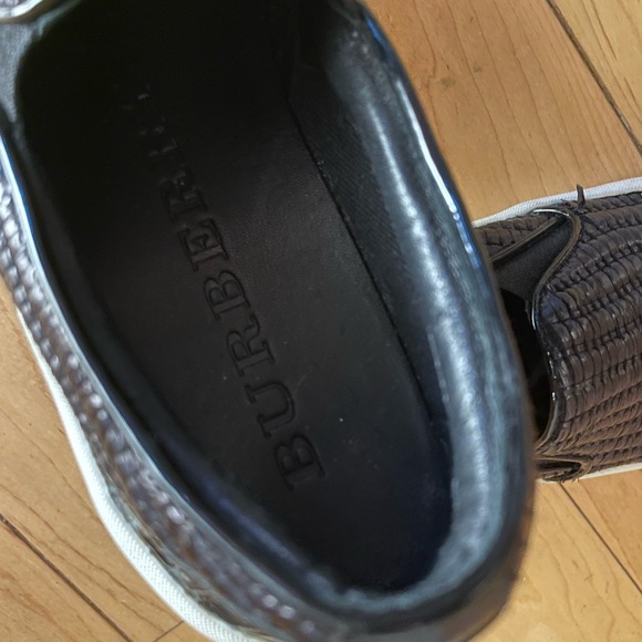 Black leather Burberry loafers. Size 5 excellent condition - Picture 3 of 4